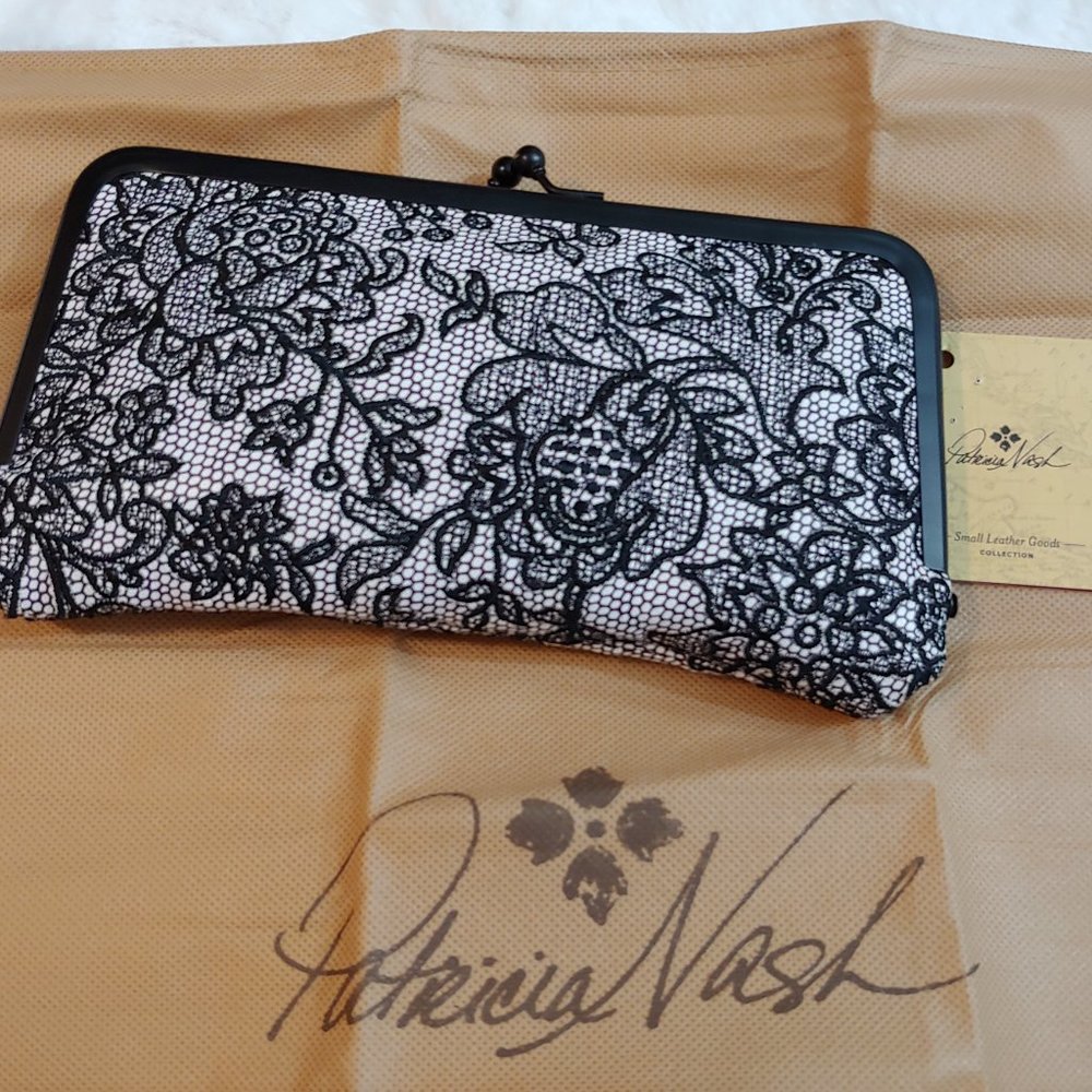NWT Everly Wallet Chantilly Lace Wallet, USD tag